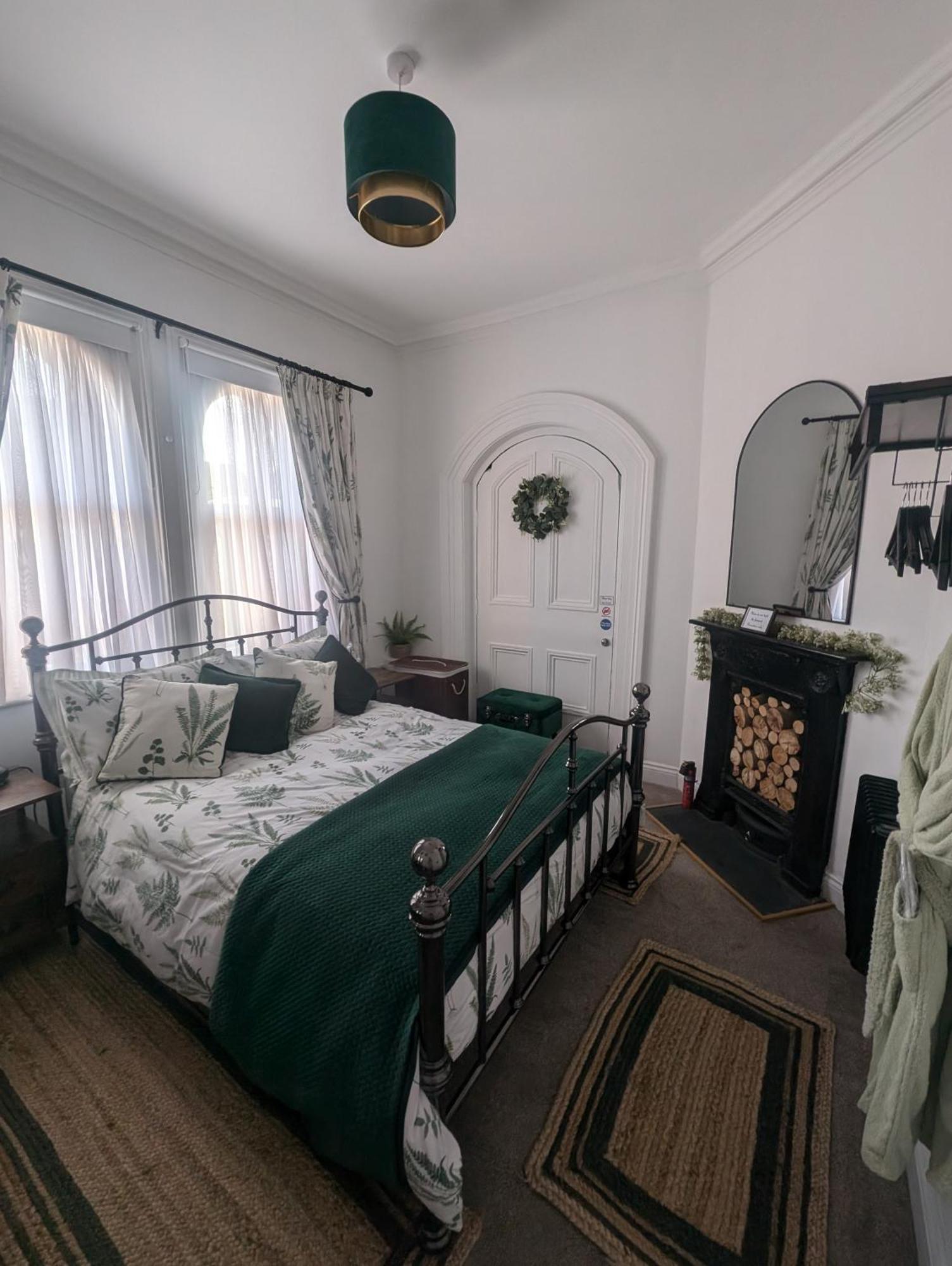 The Railway Sleeper Apartment Cullybackey Ngoại thất bức ảnh